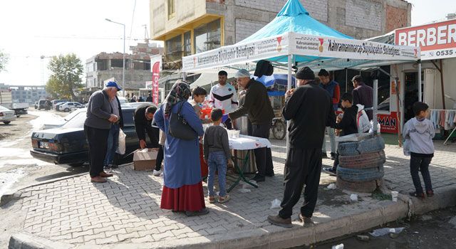 Büyükşehir Belediyesi’nden Vatandaşlara Çorba İkramı