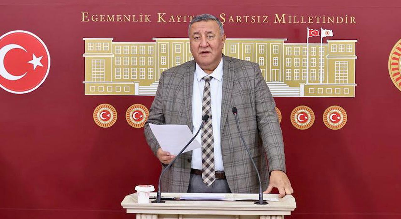 CHP’li Gürer: "Üreten Mutsuz, Tüketen Mutsuz"
