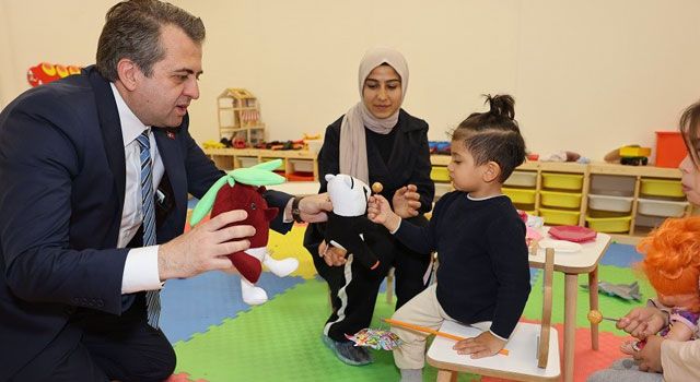 ÇÜ Rektörü Prof. Dr. Beriş, Depremzede Çocuklarla Buluştu