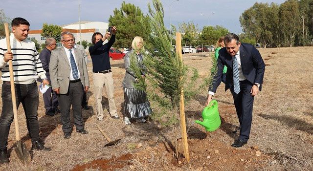 Çukurova Üniversitesi'nde 150 Fidan Toprakla Buluştu