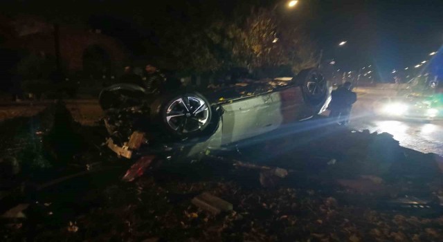 Diyarbakırda otomobil takla attı: 2 yaralı