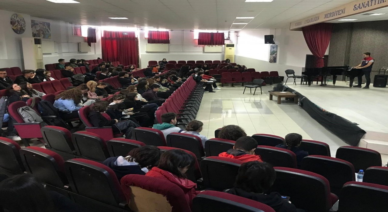 Efelerde öğrencilere gıda okur yazarlığı eğitimi verildi