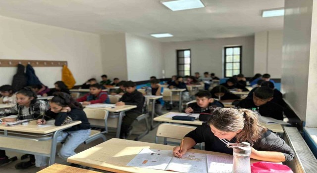 Malatya Büyükşehir Belediyesi Bin 500 öğrenciye Deneme Sınavı Yaptı