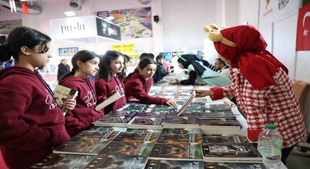 Elazığda Kitap Fuarına yoğun ilgi