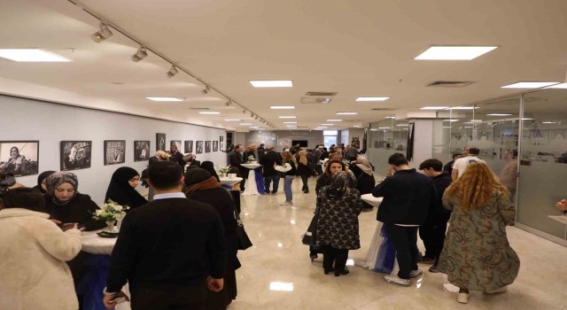 Esenlerde “Görsel Şahitler: Zamanı Durduran Ustalar” belgesel gösterimi ve fotoğraf sergisi açıldı