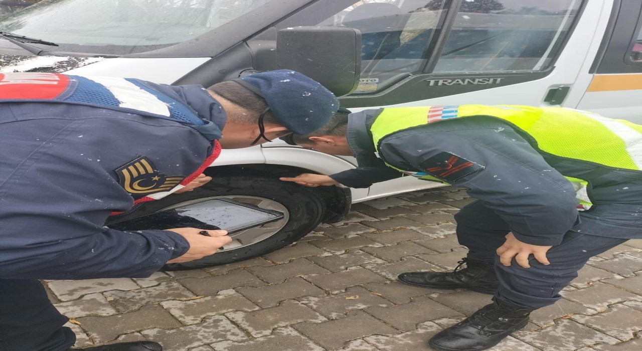 Evrende okul servis araçlarına sıkı denetim