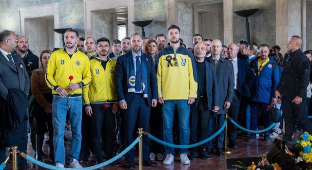 Fenerbahçeliler Ata’nın Huzurunda
