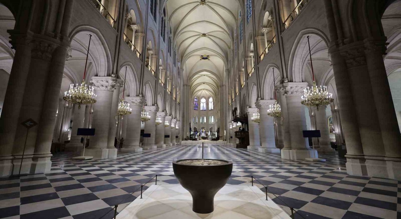 Fransanın 861 yıllık Notre-Dame Katedralinde yenileme çalışmaları tamamlandı