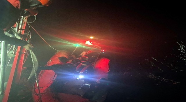 Gemide rahatsızlanan Hindistanlı mürettebatın yardımına Türk Sahil Güvenliği yetişti