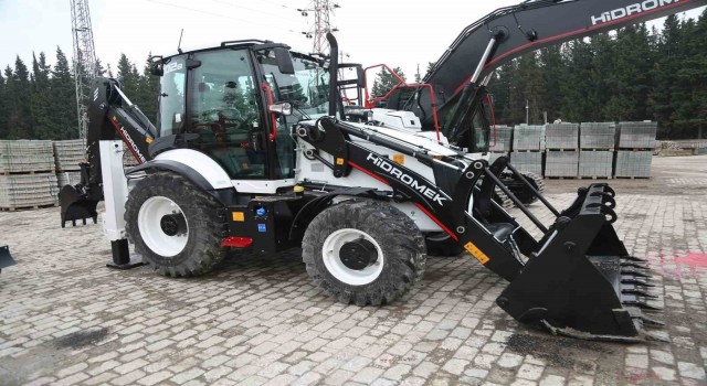Gölcük Belediyesine 3 yeni iş makinesi