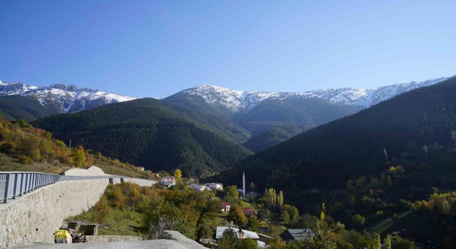 Gümüşhanenin Zigana Dağında kış ve sonbahar bir arada yaşanıyor