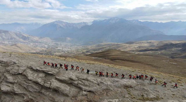 Hakkaride AFAD gönülleri yaşanabilecek afetlere karşı eğitimden geçti