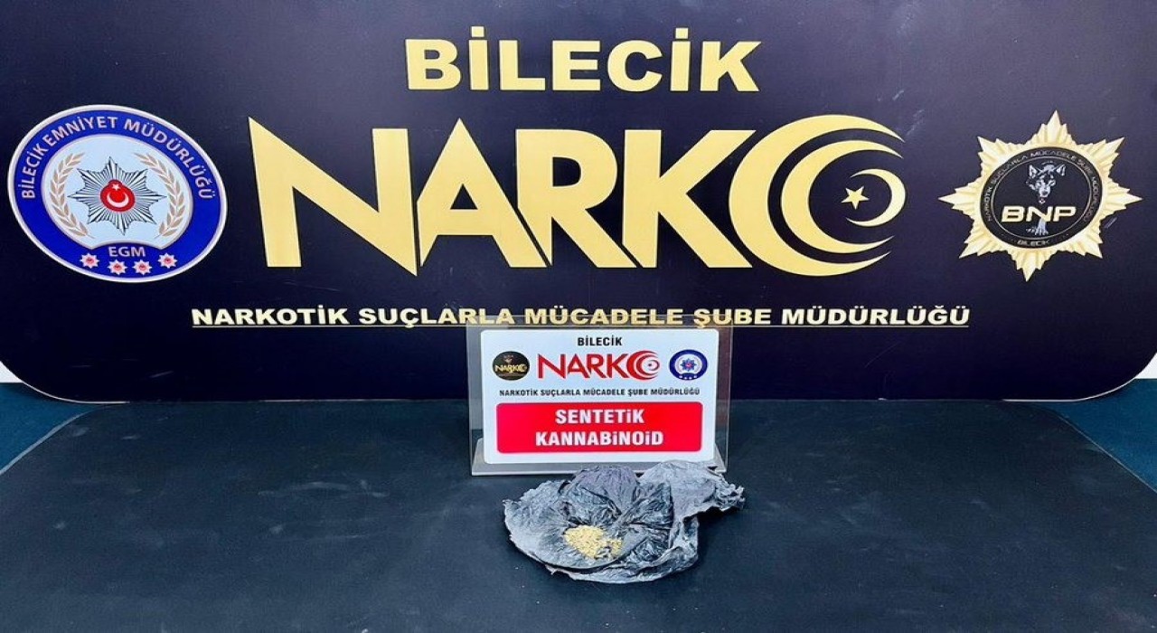 Hal ve tavırları şüphe çeken şahısların üzerinden uyuşturucu çıktı