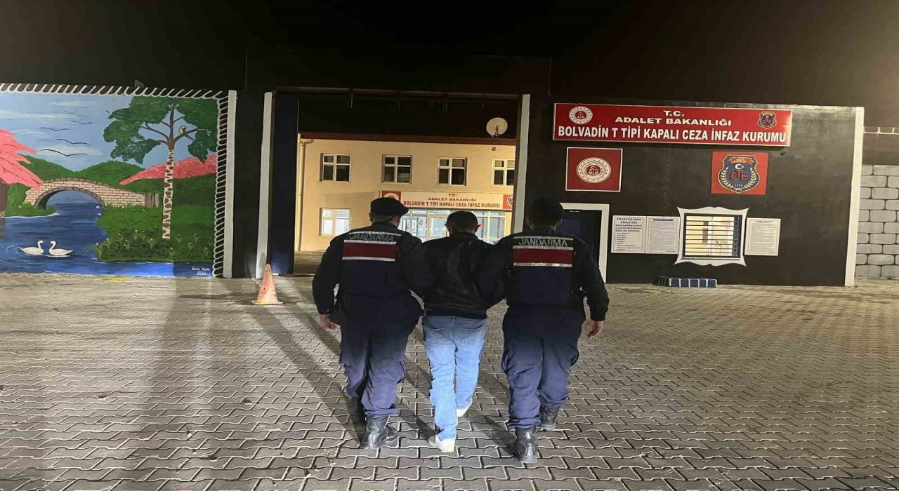 Hapis cezasıyla aranan şahıs uyuşturucu maddeler ile yakalandı