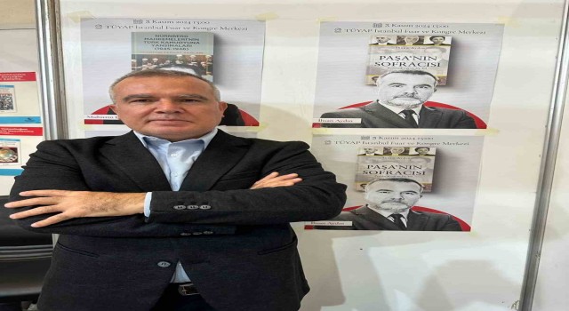 İhsan Aydın, İsmet İnönü ve ailesinin 3 yılını anlatan Paşanın Sofracısı kitabını okuyucuları için imzaladı