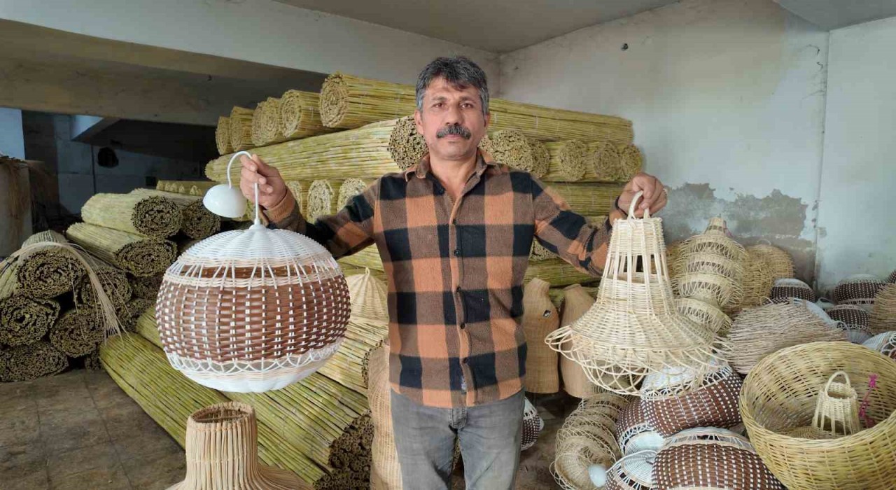 Ilıcabaşında üretilen rattan avizeler moda oldu