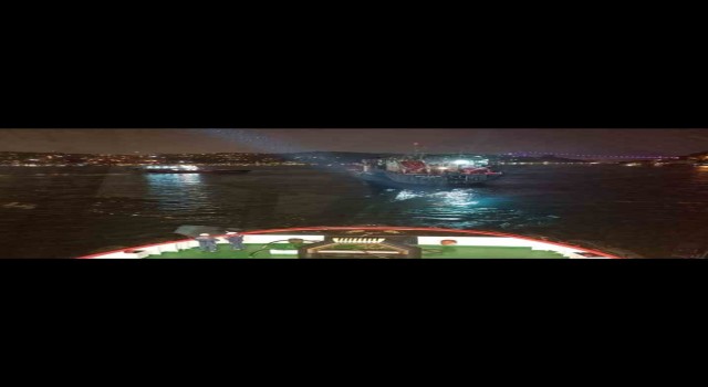 İstanbul Boğazında dümeni arızalanan tanker kurtarıldı