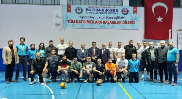 Kütahyada eğitim çalışanları voleybol turnuvası başladı