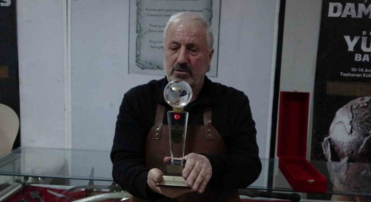 Malatyalı demirci ustasına Yaşayan İnsan Hazineleri Ödülü