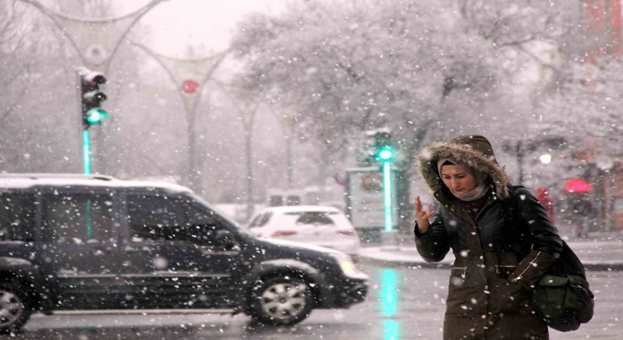 Meteorolojiden Erzincan için kar yağışı uyarısı
