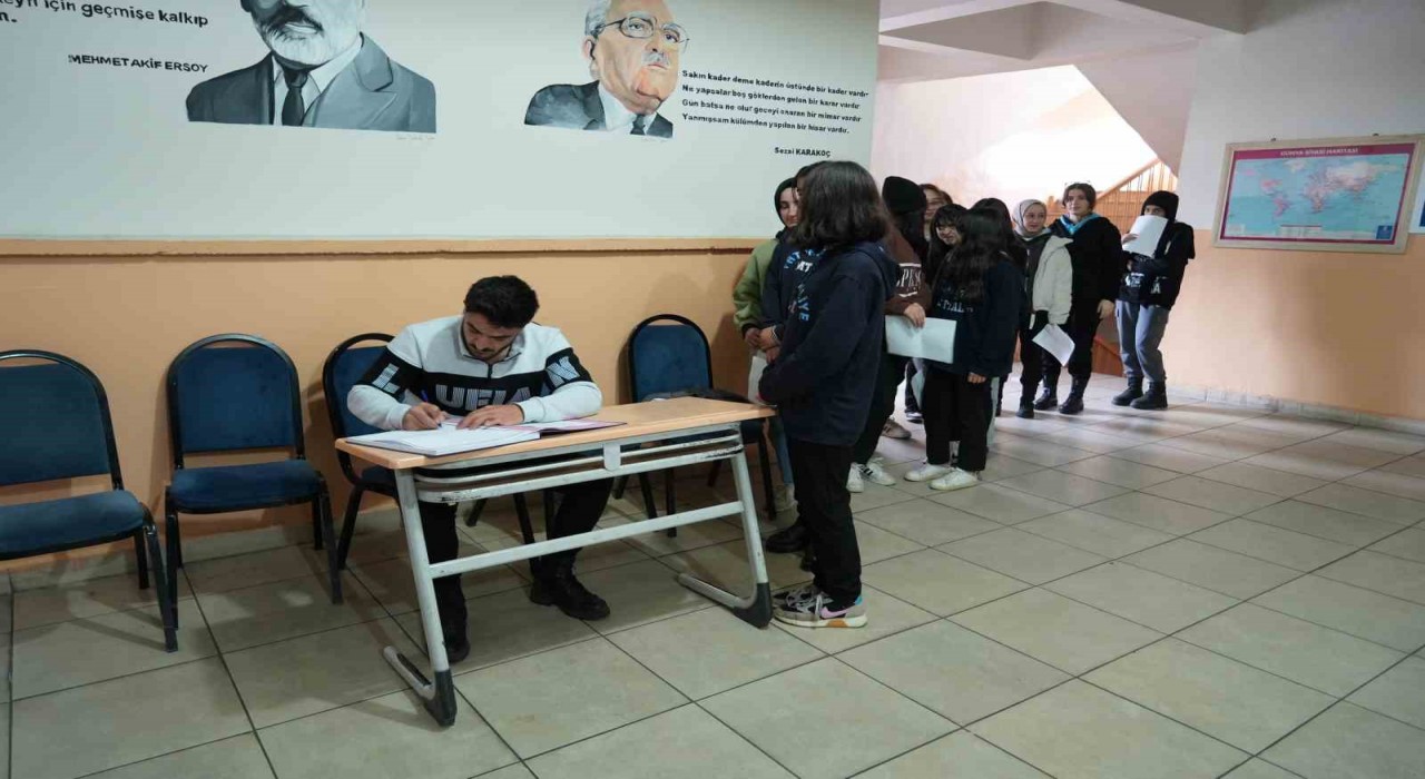 Muşta öğrencilere skolyoz taraması yapıldı