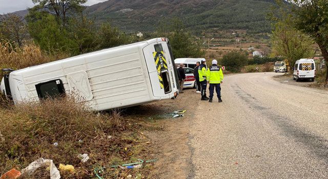 Osmaniye'de Okul Servisi Takla Attı: 2 Yaralı