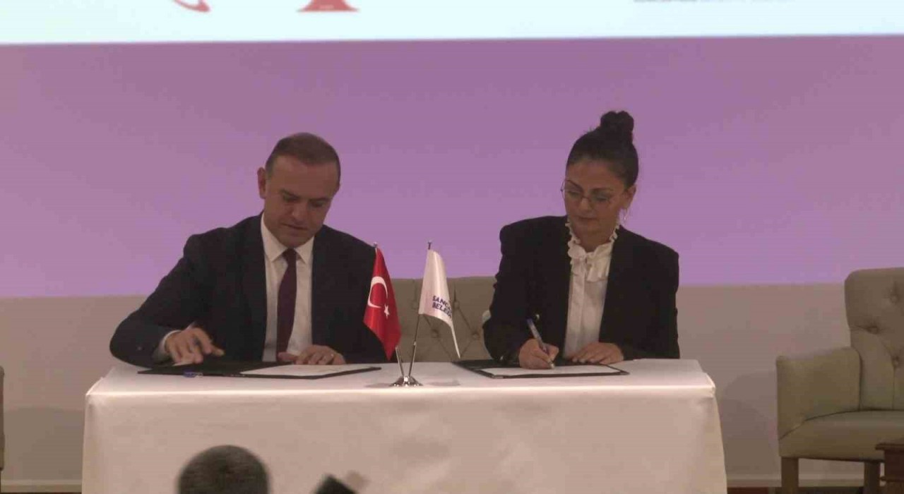 Sancaktepede, Avrupa Yerel Yaşamda Kadın Erkek Eşitliği Şartı imza töreni düzenlendi