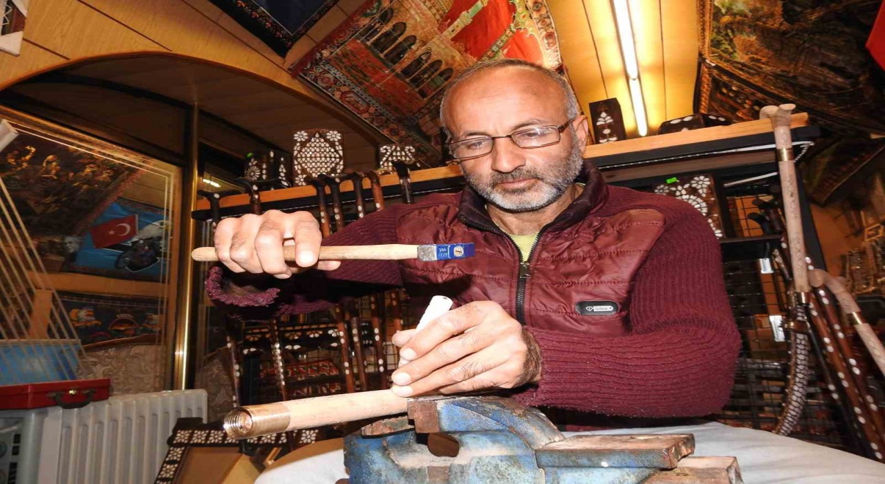 Sedef kakma ustası 40 yıldır meleğini aşkla yapıyor