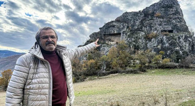 Yalnızlığa terk edilen 2 bin yıllık kale ve kaya mezarlar turizme kazandırılmayı bekliyor
