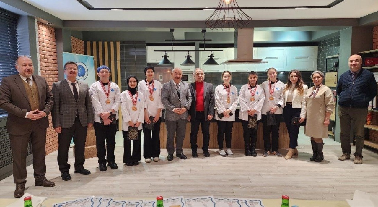 Yoncalı Mesleki ve Teknik Anadolu Lisesi öğrencilerinin Gastro başarı