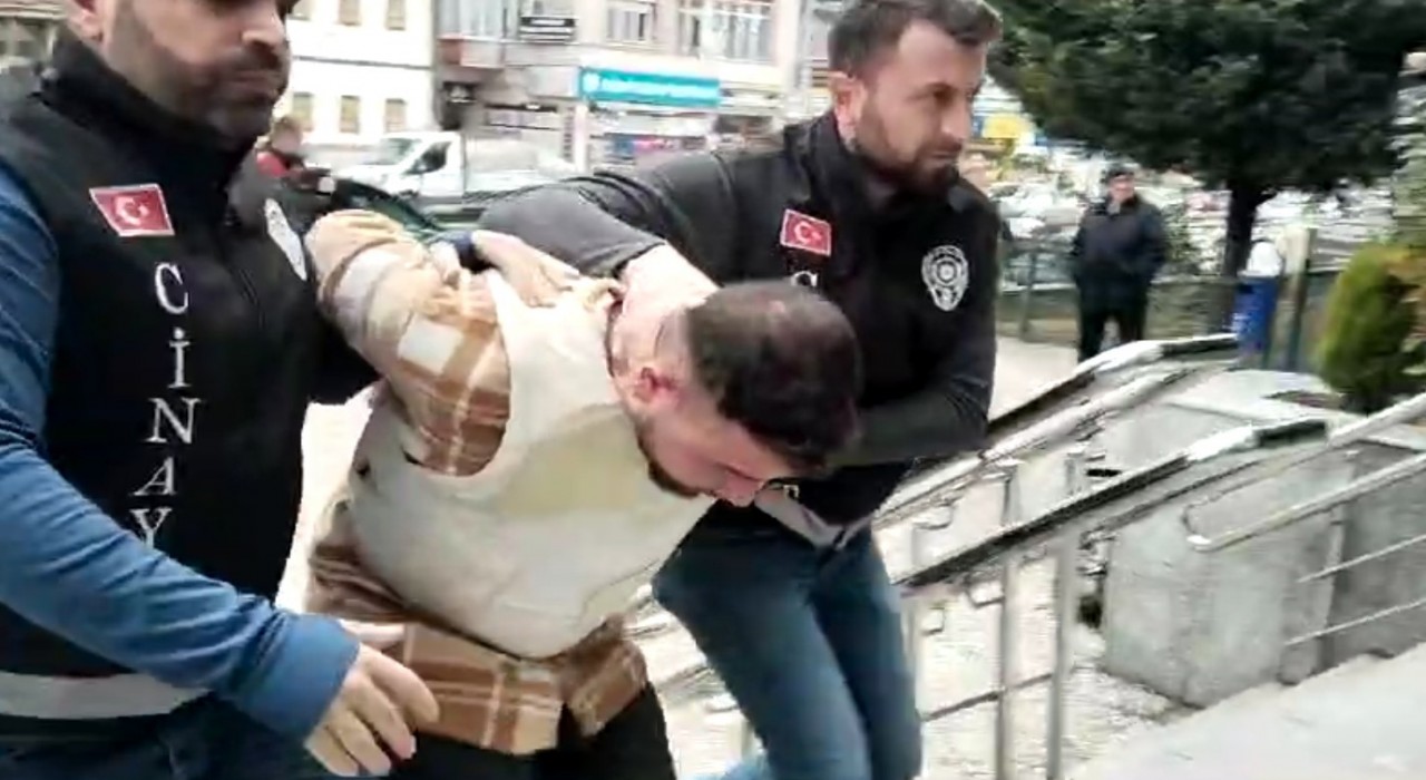 1 kişinin öldüğü borç kavgasında Ben yaptım diyerek teslim olan zanlı adliyede