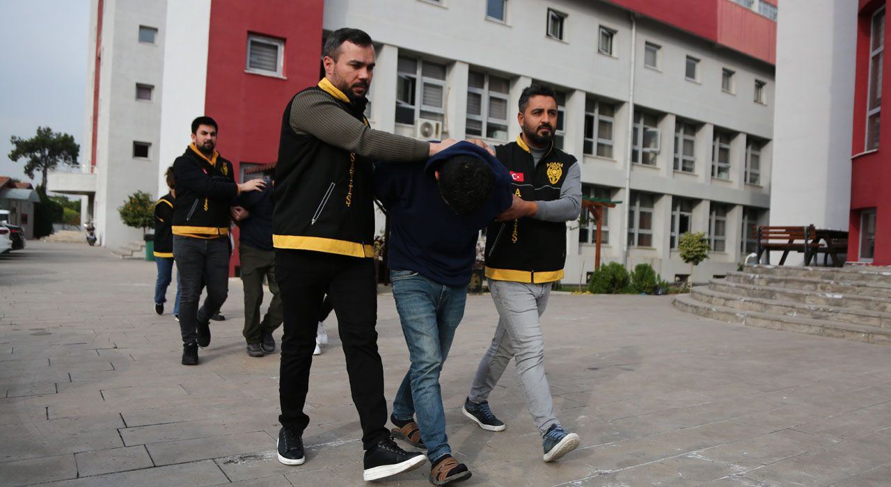 Adana'da Sokak Ortasında Cinayet: 4 Şüpheli Tutuklandı