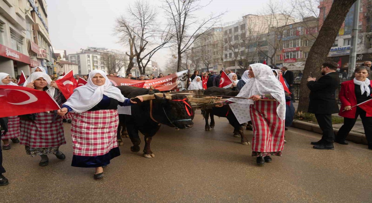 Anadolunun işgaline karşı tek yürek olan kadınların milli mücadele ruhu 105 yıl sonra yaşatıldı