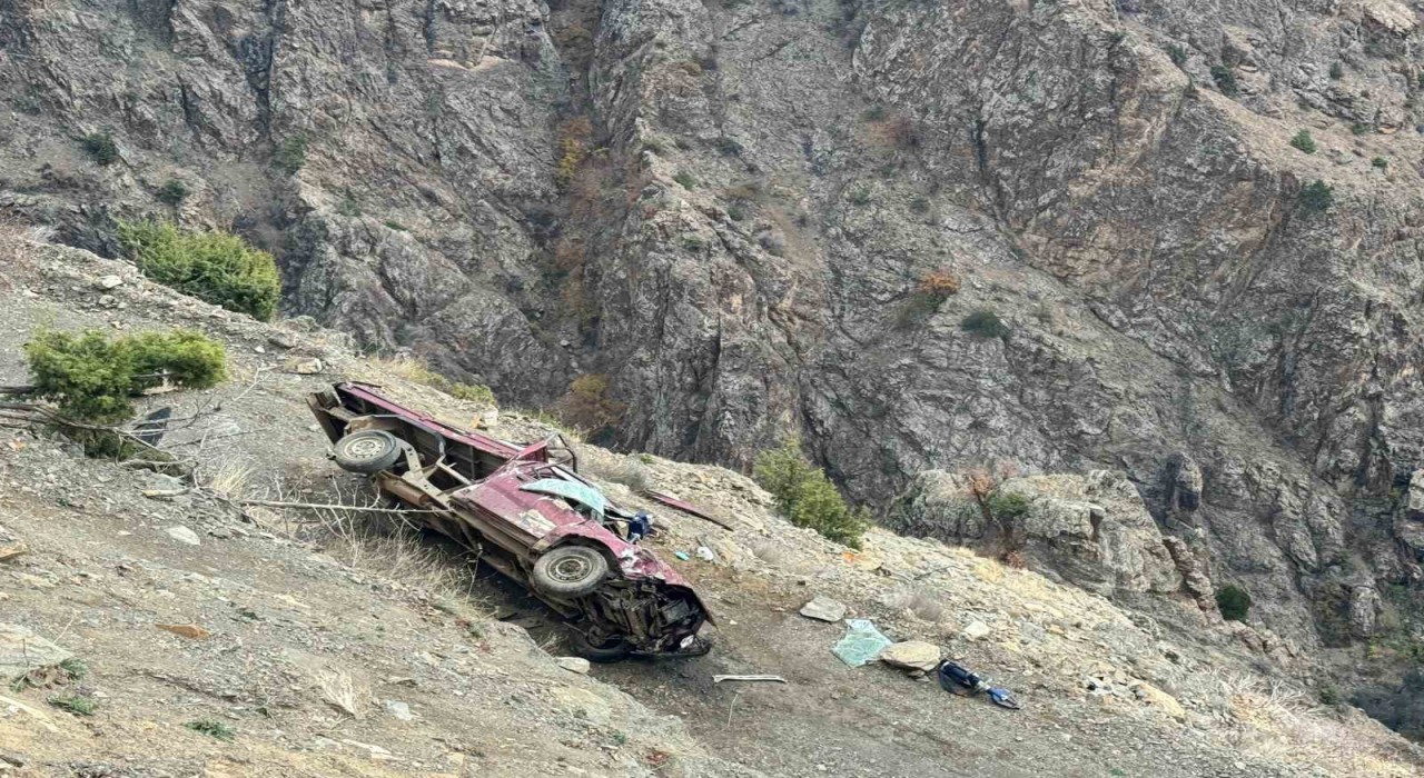 Artvinde trafik kazası: 3 yaralı