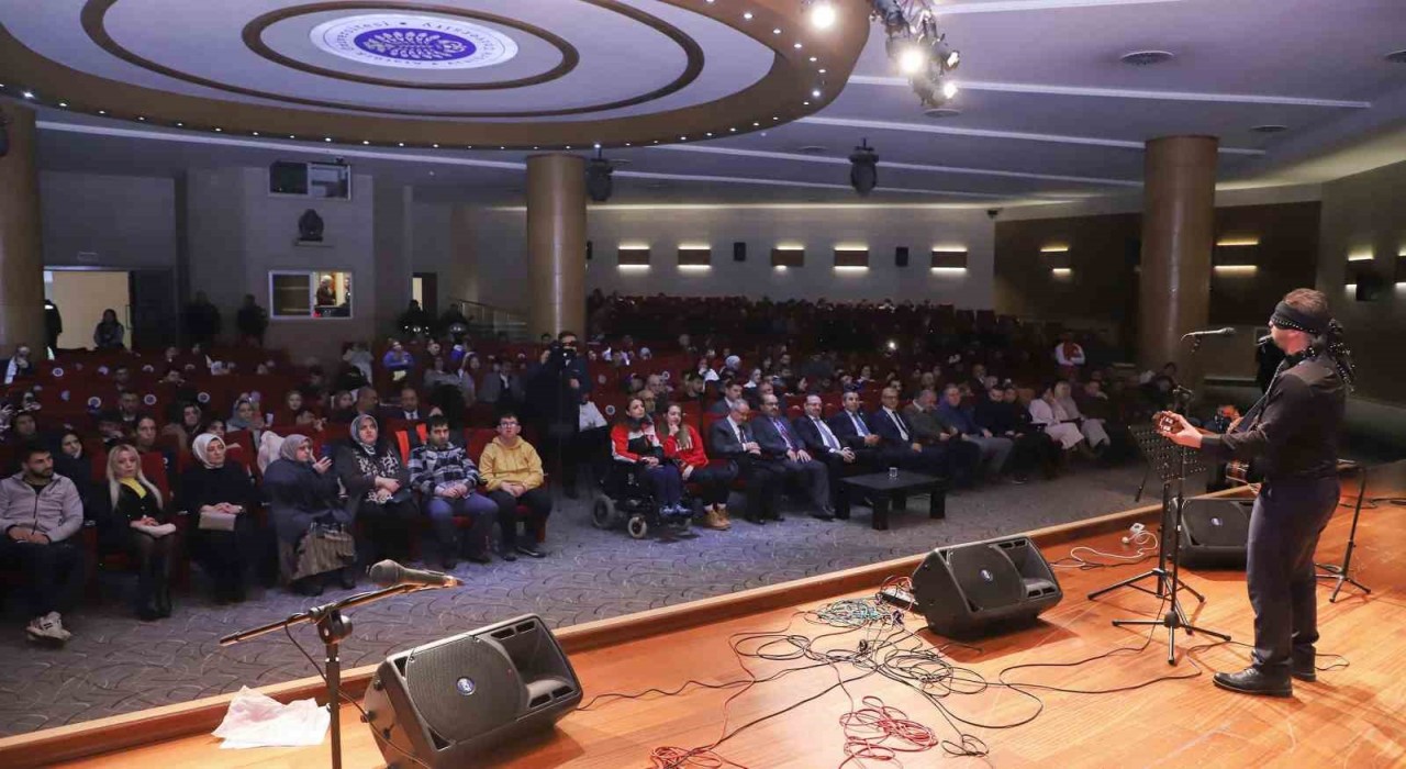 Atatürk Üniversitesinde engelliler günü farkındalık programı düzenlendi