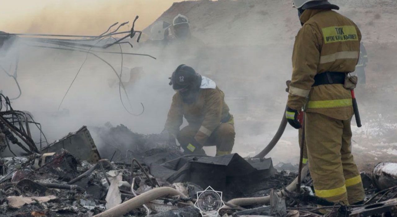 Azerbaycan Uçağı Kazakistan'da Düştü: 32 Kişi Kurtarıldı