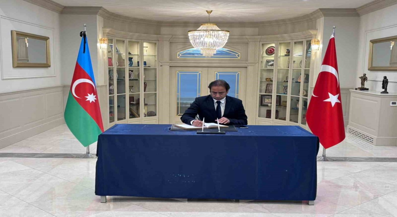Azerbaycanın Ankara Büyükelçiliğinde taziye defteri açıldı