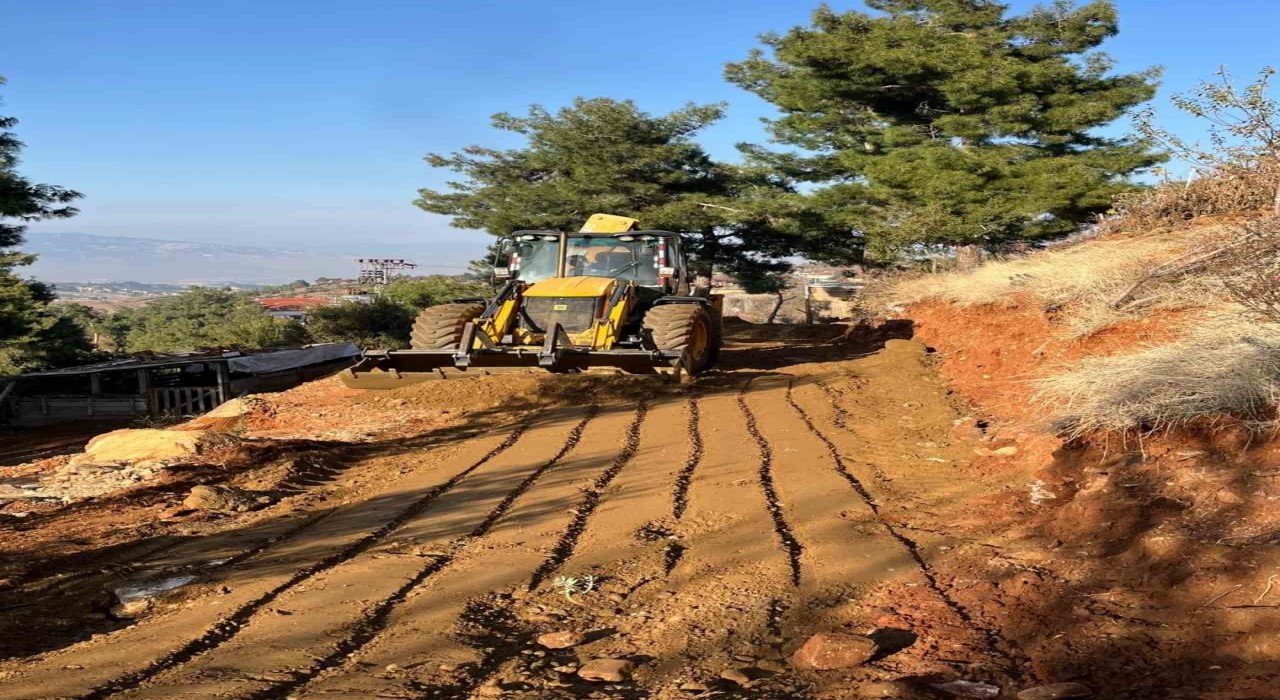 Babadağ Belediyesinden Mollaahmet Mahallesinde yol seferberliği