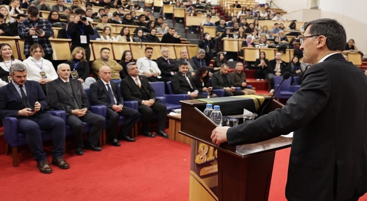 Başkan Kahveci gençlere bir araya geldi