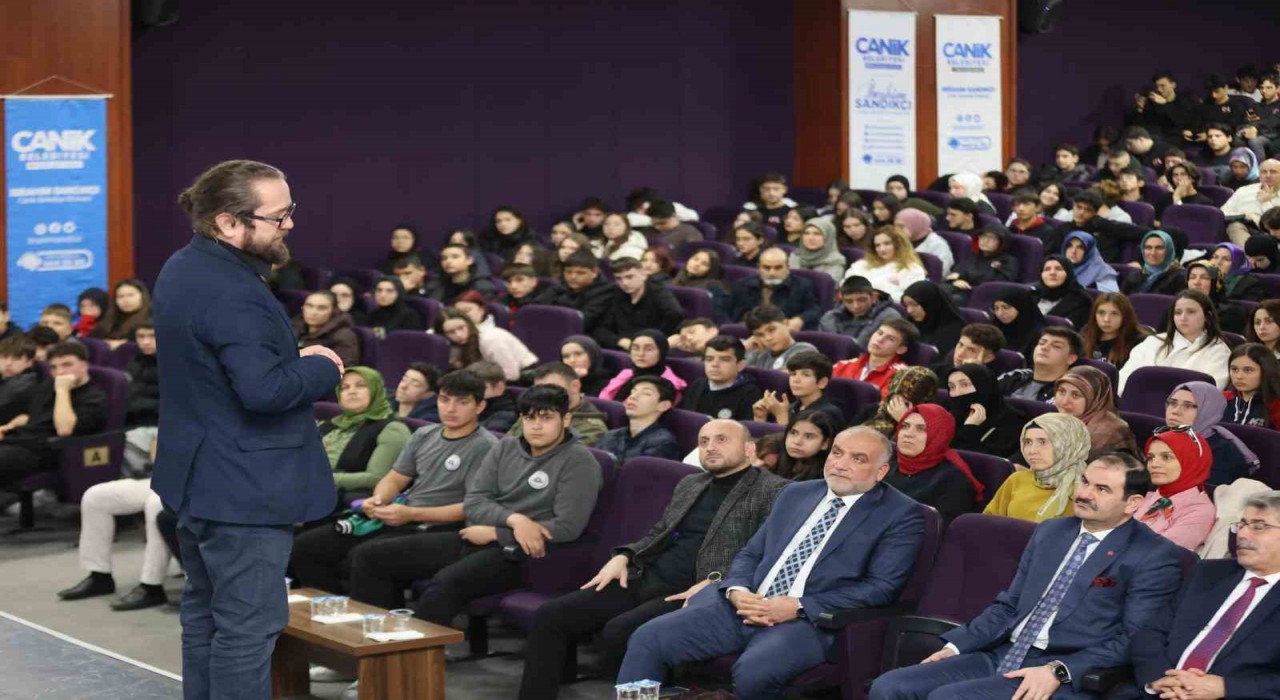 Başkan Sandıkçı: “Siber Vatanın ne demek olduğunu anlamalıyız”