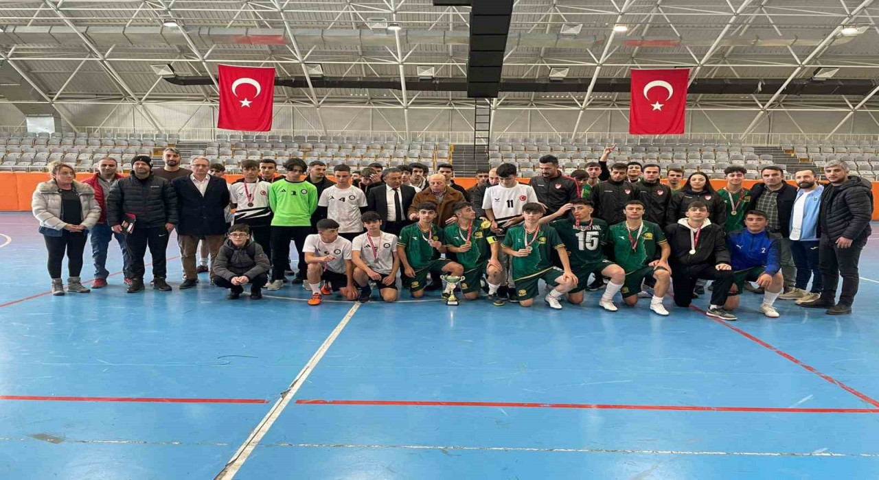 Bayburtta gençler futsal müsabakaları sona erdi