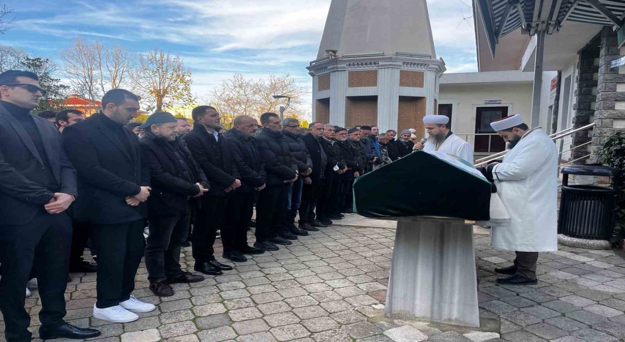 Beylikdüzünde silahlı saldırı sonucu hayatını kaybeden genç son yolculuğuna uğurlandı