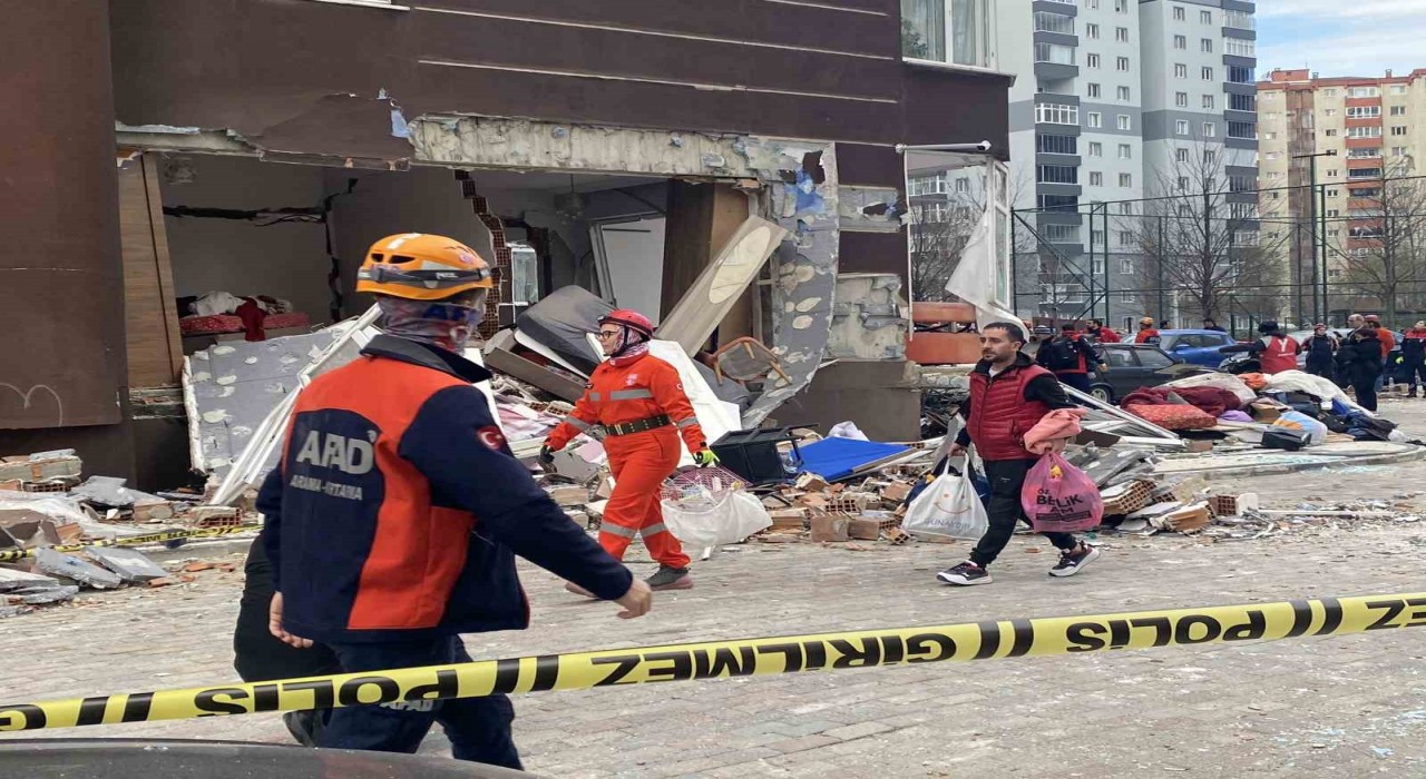 Beylikdüzündeki patlamada apartman görevlisinin doğalgazla intihar ettiği iddiası