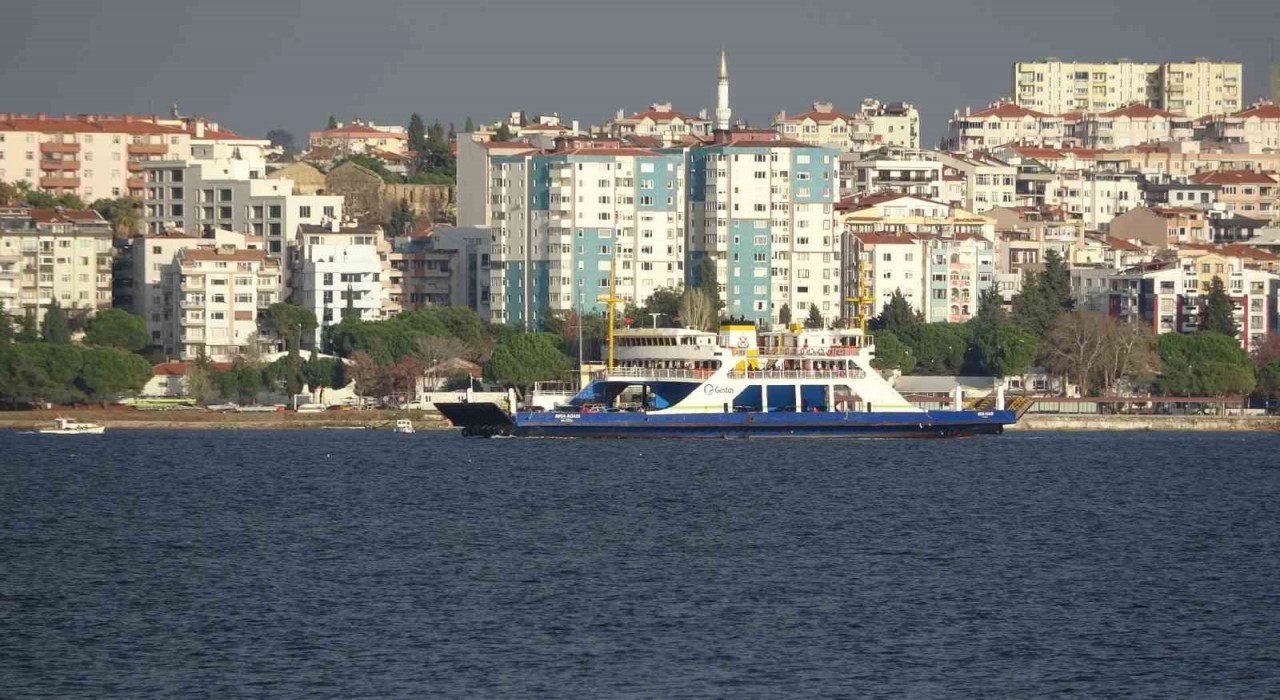 Bozcaada ve Gökçeadaya yarınki feribot seferlerine fırtına engeli