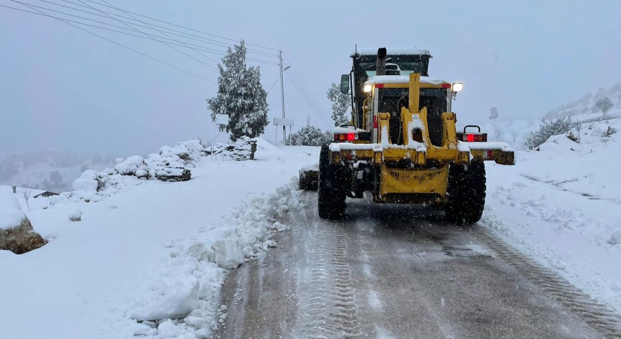 Büyükşehir, Karla Mücadeleyi Aralıksız Sürdürüyor