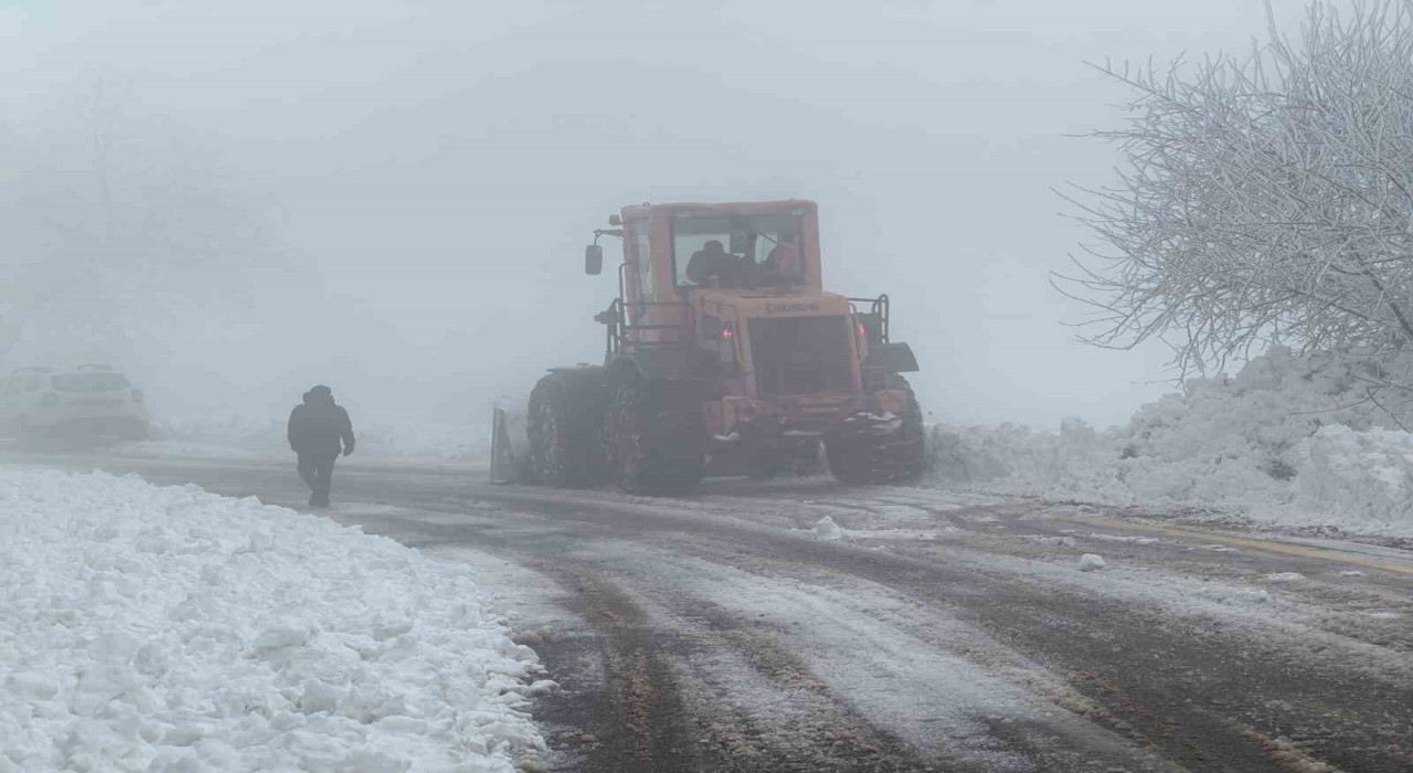 Çanakkalede yağan kar kartpostallık görüntüler oluşturdu