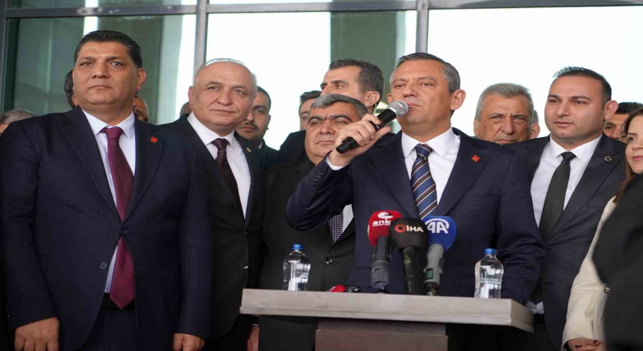 CHP Genel Başkanı Özgür Özel Kiliste