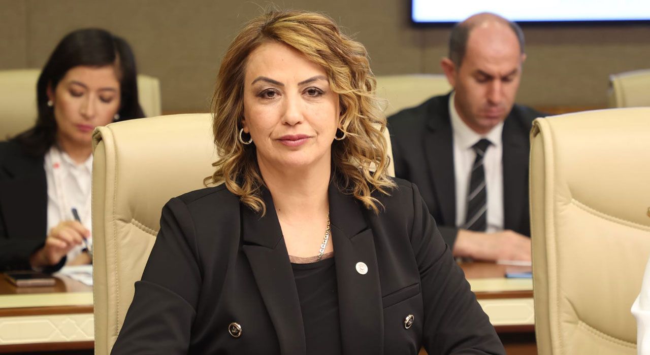 CHP’li Kara: "2024’te Mum Işığında Oturmayı Hak Etmiyoruz"
