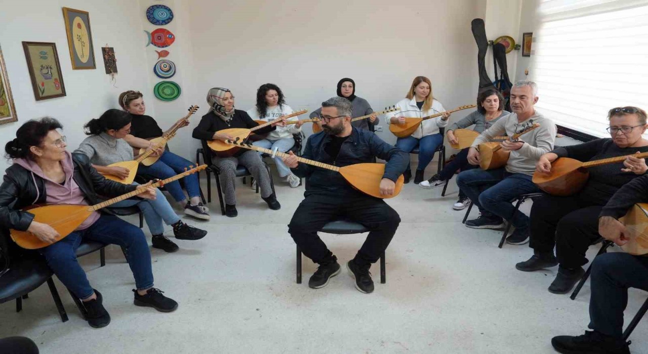 Çukurovada ücretsiz saz kursuna yoğun ilgi