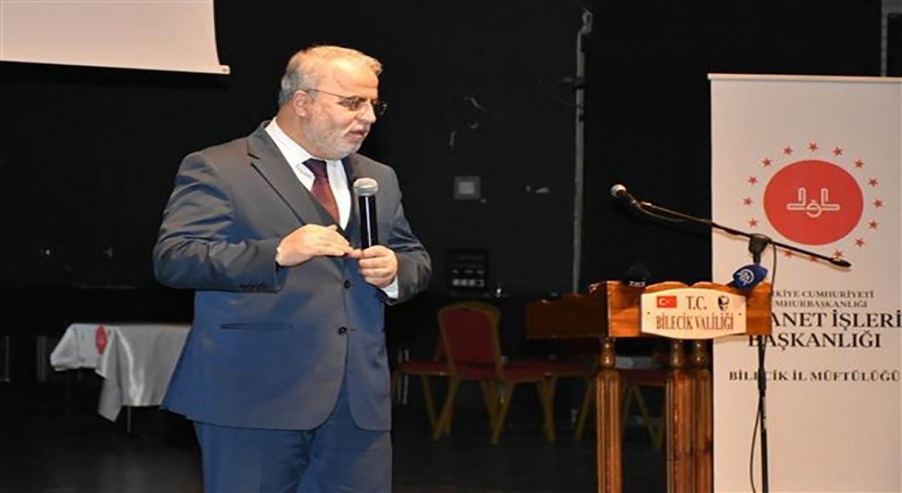 Diyanet İşleri Başkan Yardımcısı İşliyen, ‘Ailede Sorumluluk Bilinci konferansında konuştu